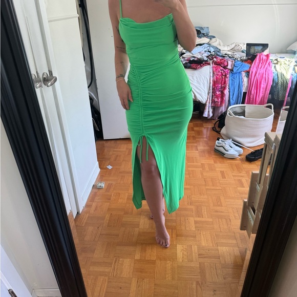 Bright green midi dress - Picture 1 of 5